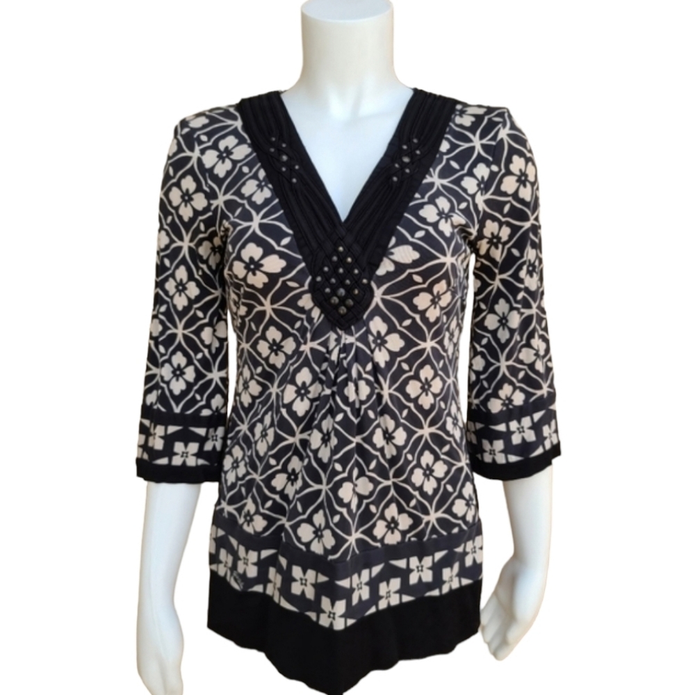 HALE BOB Studded Silk Blouse S Monogram 3/4 Sleeve No Wrinkle Travel Top - Picture 2 of 16